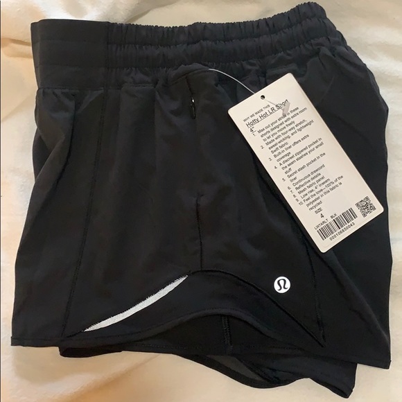 Black Lululemon Hotty Hot LR Short Size 4 - Picture 2 of 2